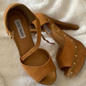 About 5 years old, never worn.